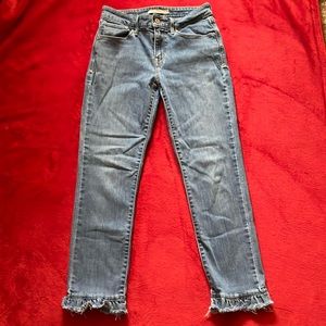 Levi Mid Rise Skinny Jeans